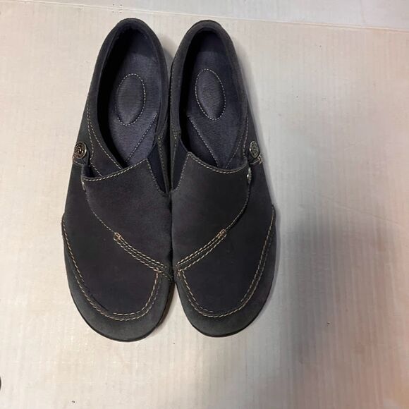 Clarks Carleigh Shoes SZ 10 Navy Blue Suede Slip on Side Button Closure Casual - Picture 1 of 7